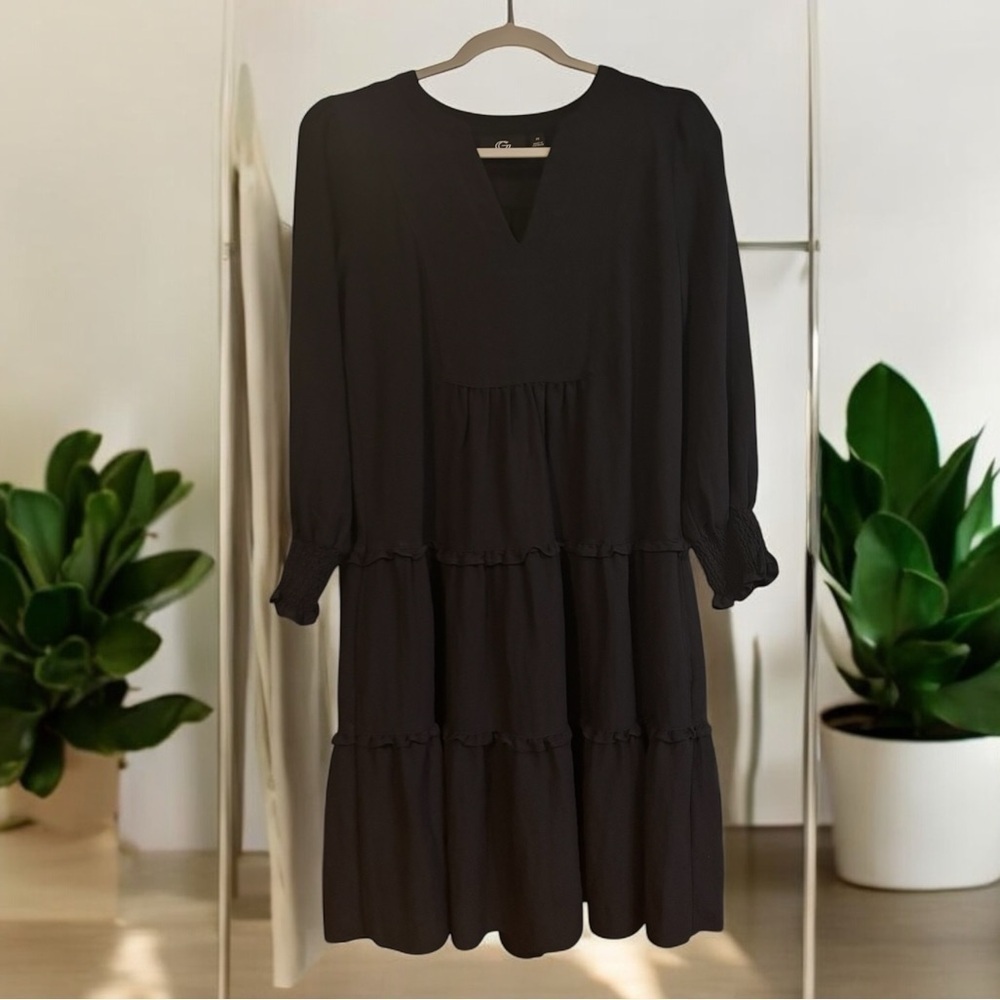 G by Giuliana V neck Tiered NWOT